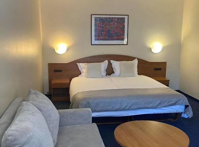 מלון Alka Boutique & *